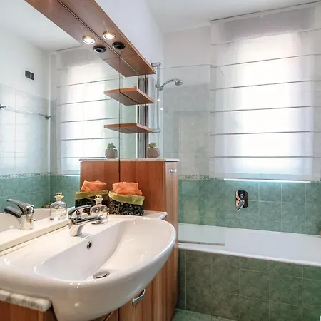 Joivy Splendid Flat W Terrace Near 科莫